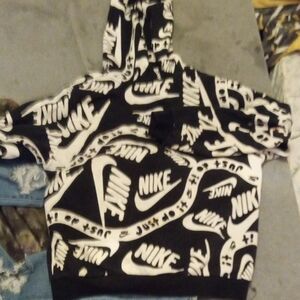 Nike Men's Black and White Logo Sweater